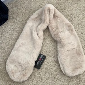 Fur neck scarf